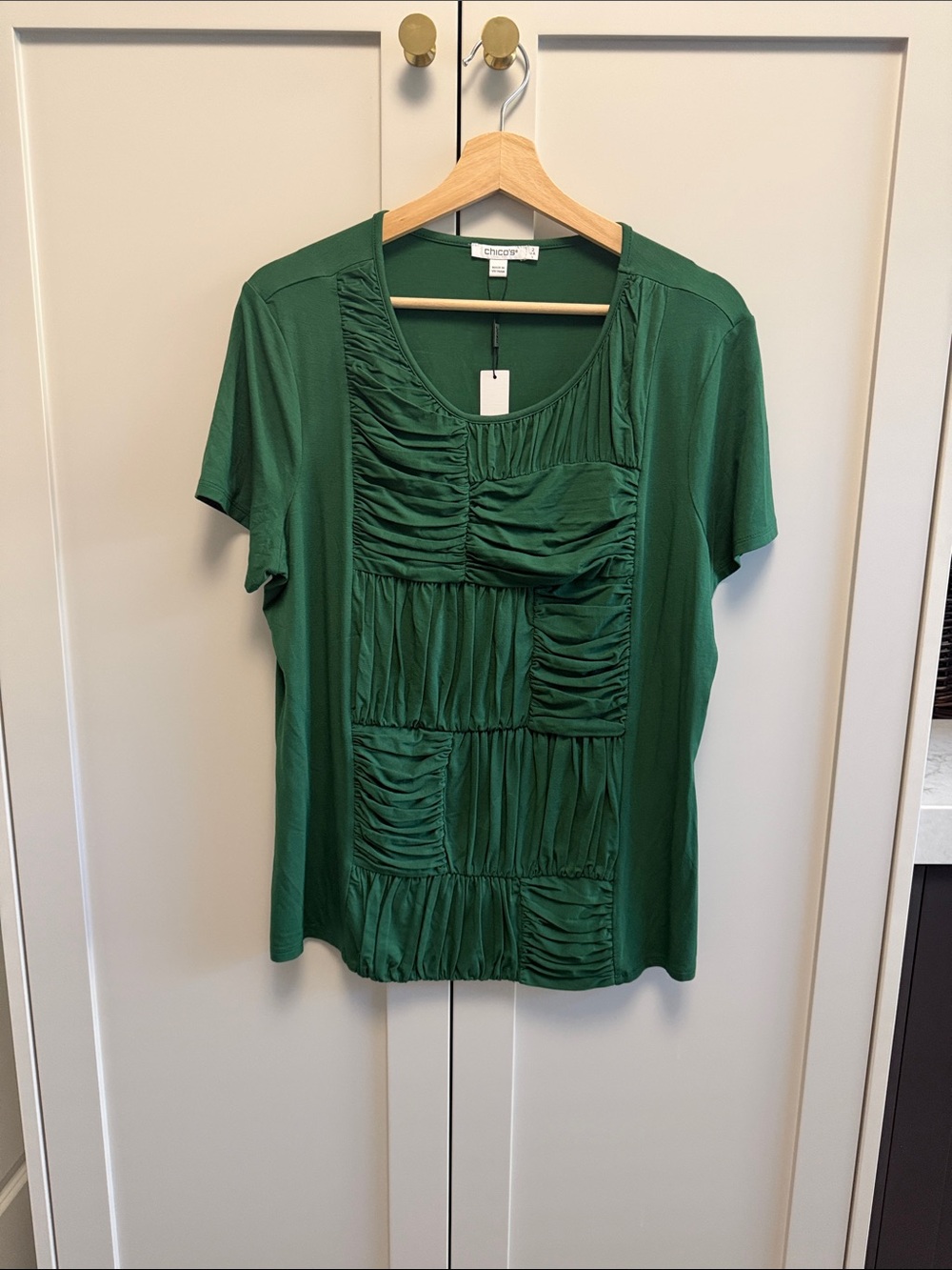 Chico's Emerald Green Short Sleeve Ruched Panel Top